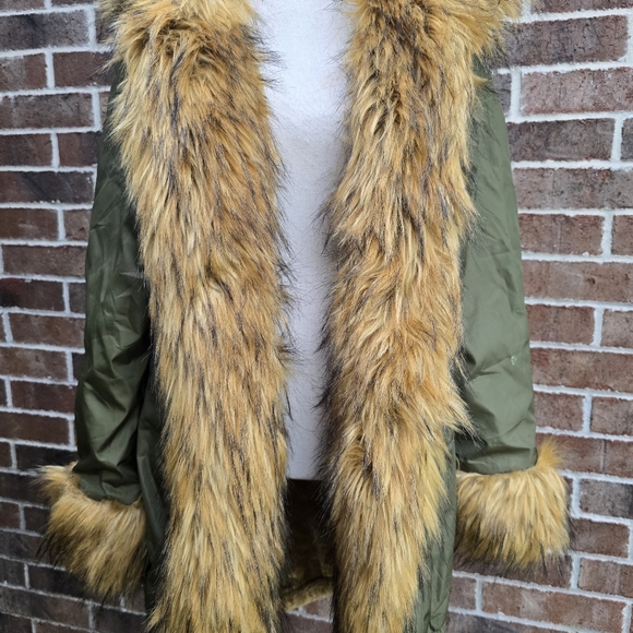 Olive Green Faux Fur Trim Parka Coat - Picture 15 of 15